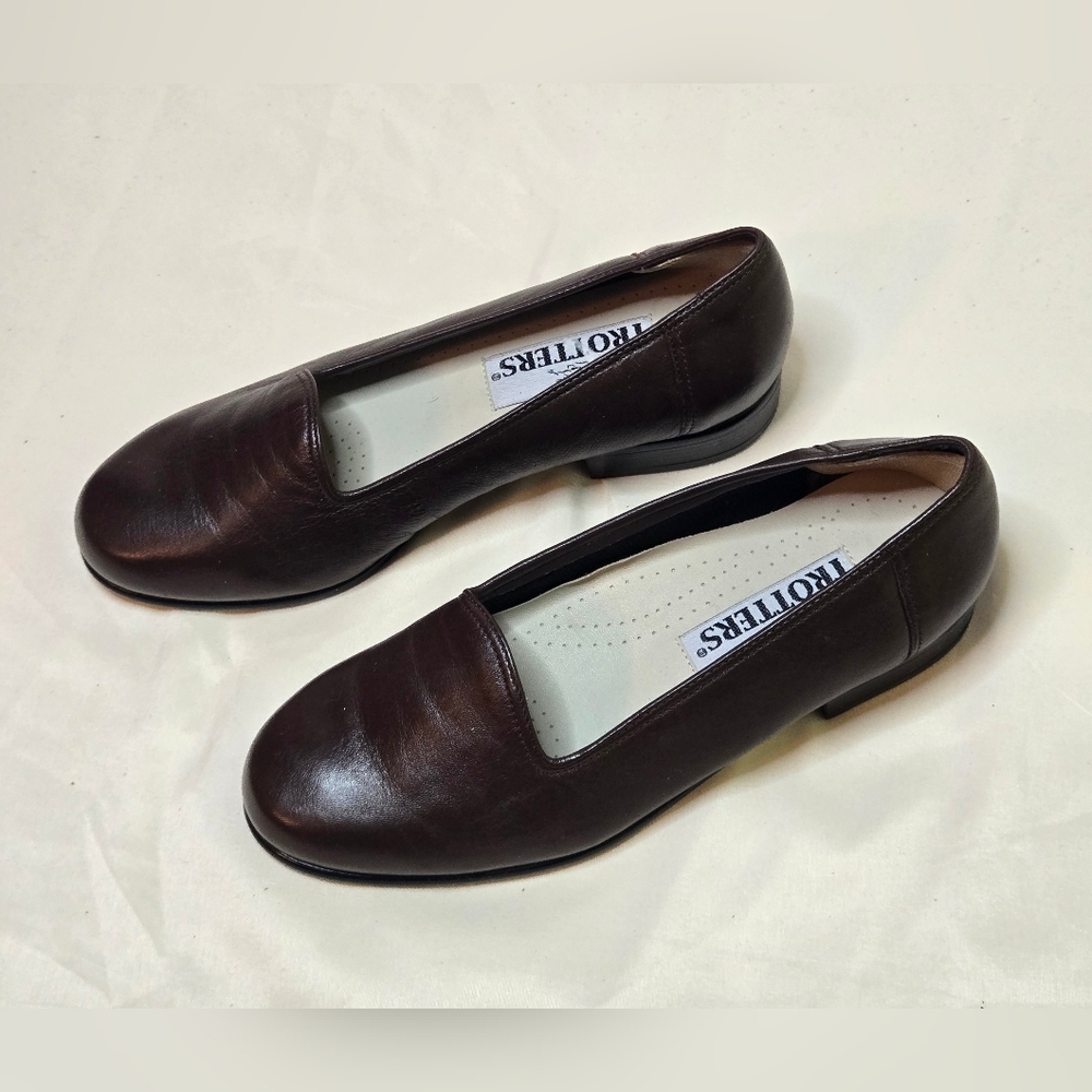 Trotters Mayme Loafers Brown Leather Size 6W Comfort Slip-on